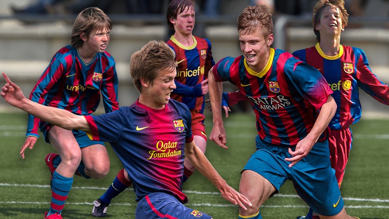 Dani Olmo đã từng là sản phẩm của La Masia Dani Olmo đã từng là sản phẩm của La Masia