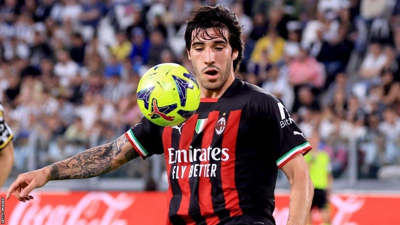 Sau đó anh cũng tỏa sáng và thành công tại Milan Sau đó anh cũng tỏa sáng và thành công tại Milan
