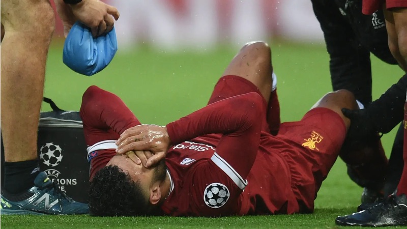 Thế nhưng Alex Oxlade-Chamberlain không thể trở thành cầu thủ lớn vì những chấn thương Thế nhưng Alex Oxlade-Chamberlain không thể trở thành cầu thủ lớn vì những chấn thương