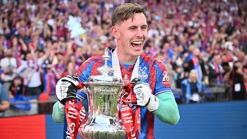 Nhưng giờ đây thì Dean Henderson đã có được thành công sau khoảng thời gian đó Nhưng giờ đây thì Dean Henderson đã có được thành công sau khoảng thời gian đó