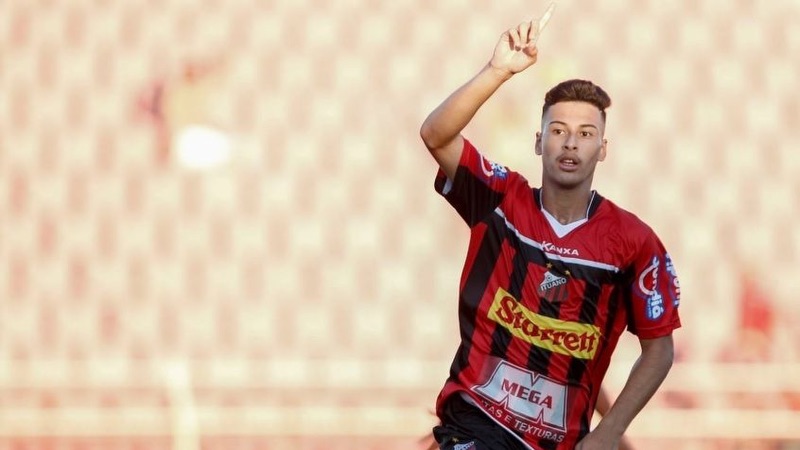 Gabriel Martinelli chỉ là một cái tên nhỏ bé thời điểm đầu sự nghiệp