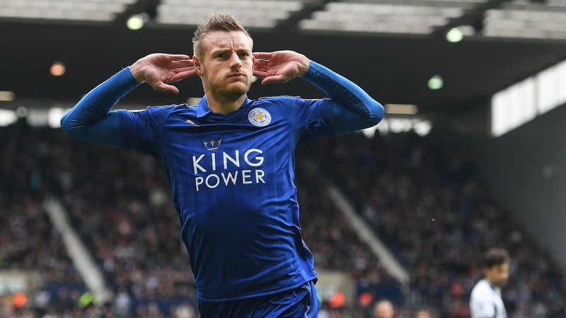 Sau đó anh đến với Leicester và trở thành huyền thoại Sau đó anh đến với Leicester và trở thành huyền thoại