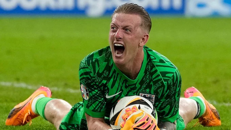 Jordan Pickford có những thứ khiến cho người hâm mộ phải nhắc đến mình Jordan Pickford có những thứ khiến cho người hâm mộ phải nhắc đến mình