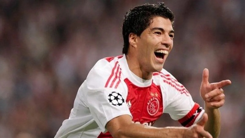 Luis Suarez luôn thể hiện được tài năng dù ở bất cứ đội bóng nào Luis Suarez luôn thể hiện được tài năng dù ở bất cứ đội bóng nào